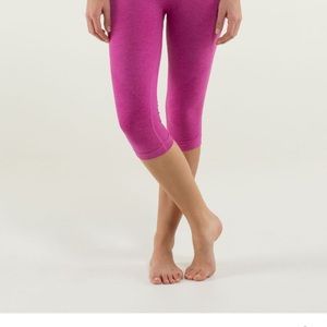 NWOT: Lululemon In the Flow Crop