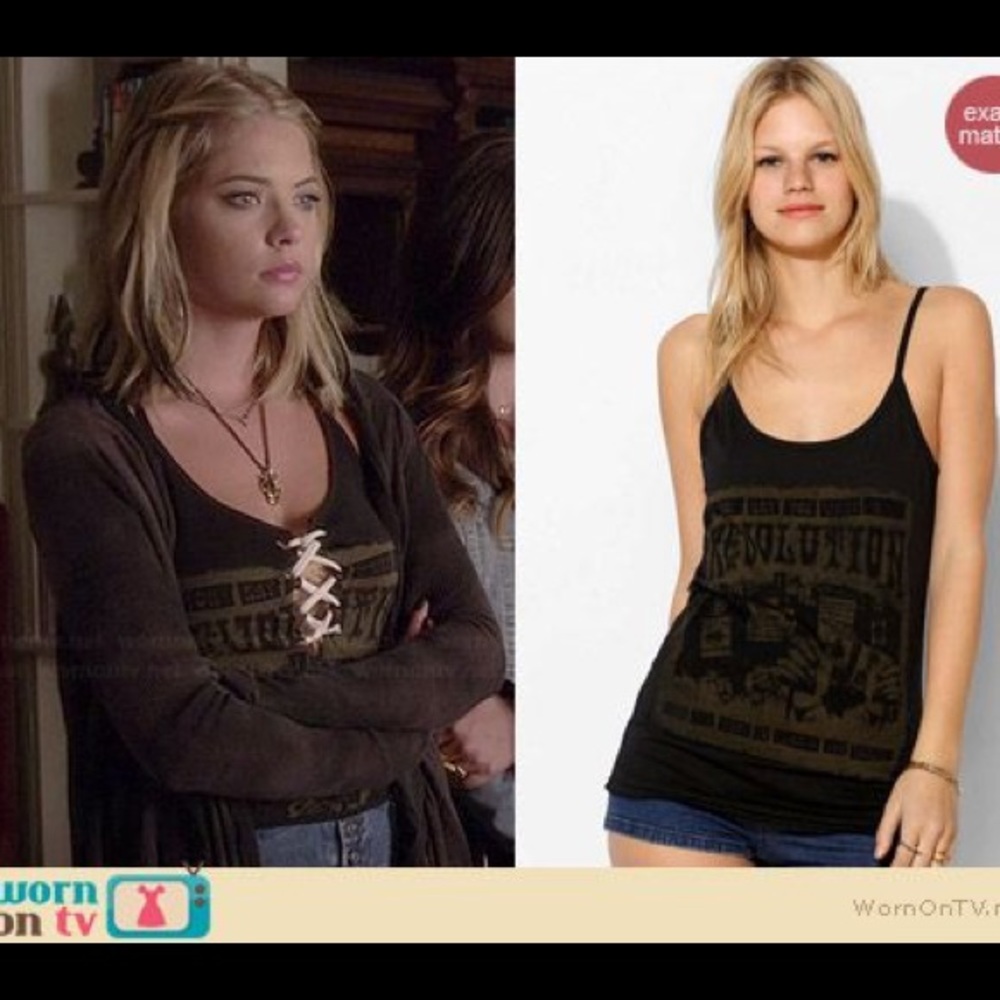 ***ISO*** Pretty Little Liars Hanna Top