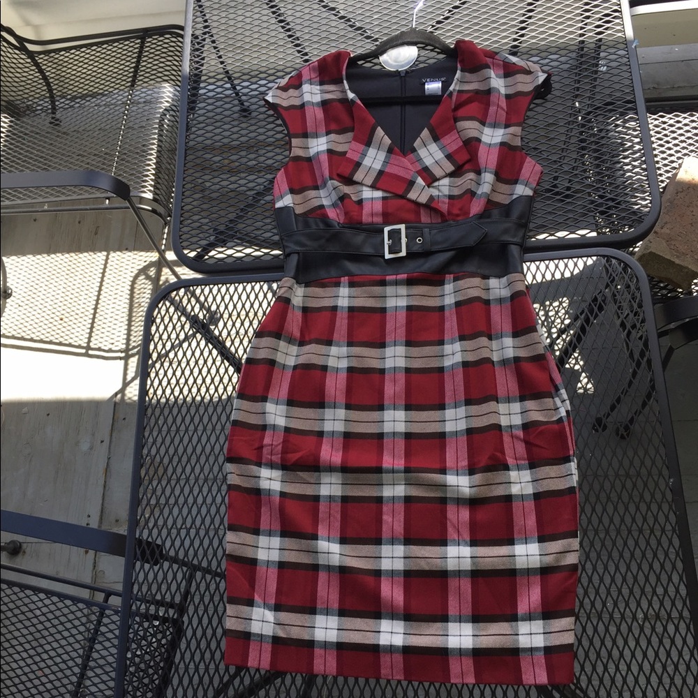 Dress - Picture 3 of 8