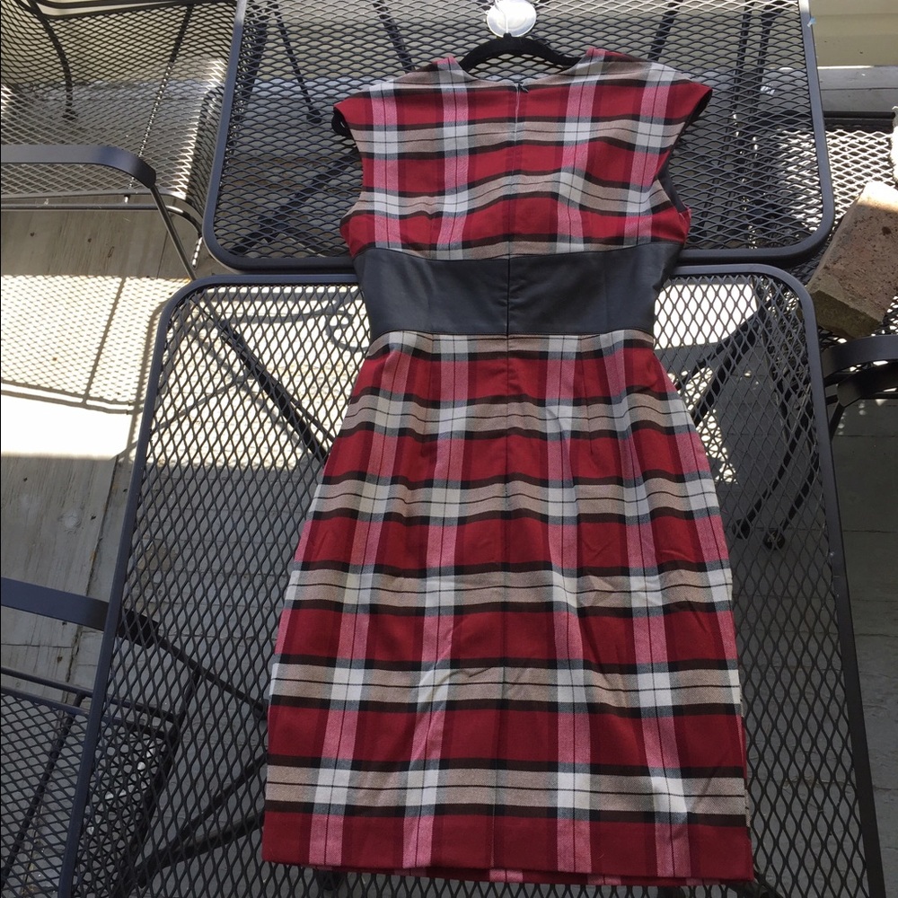 Dress - Picture 4 of 8