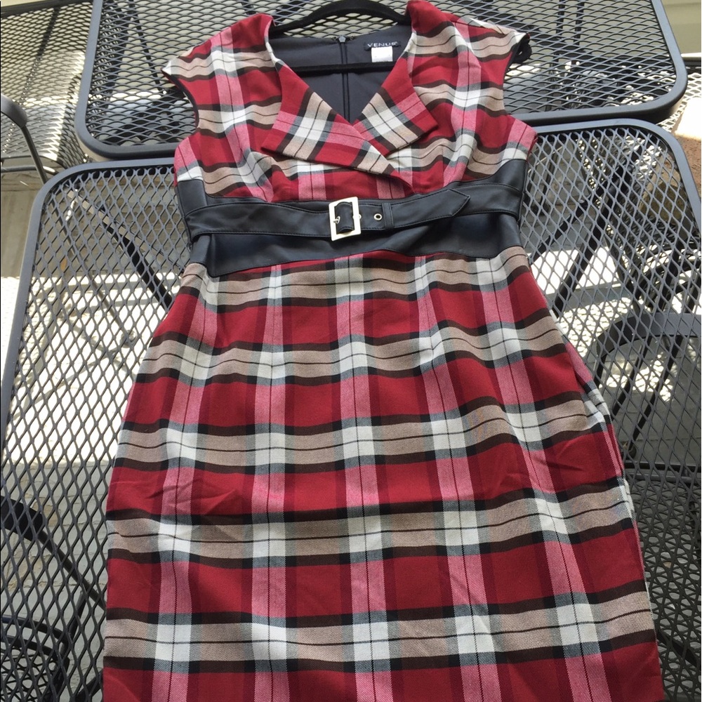 Dress - Picture 7 of 8