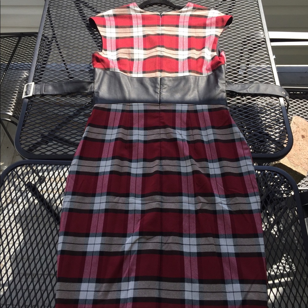 Dress - Picture 8 of 8