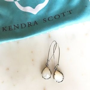 Kendra Scott Earrings In White Pearl
