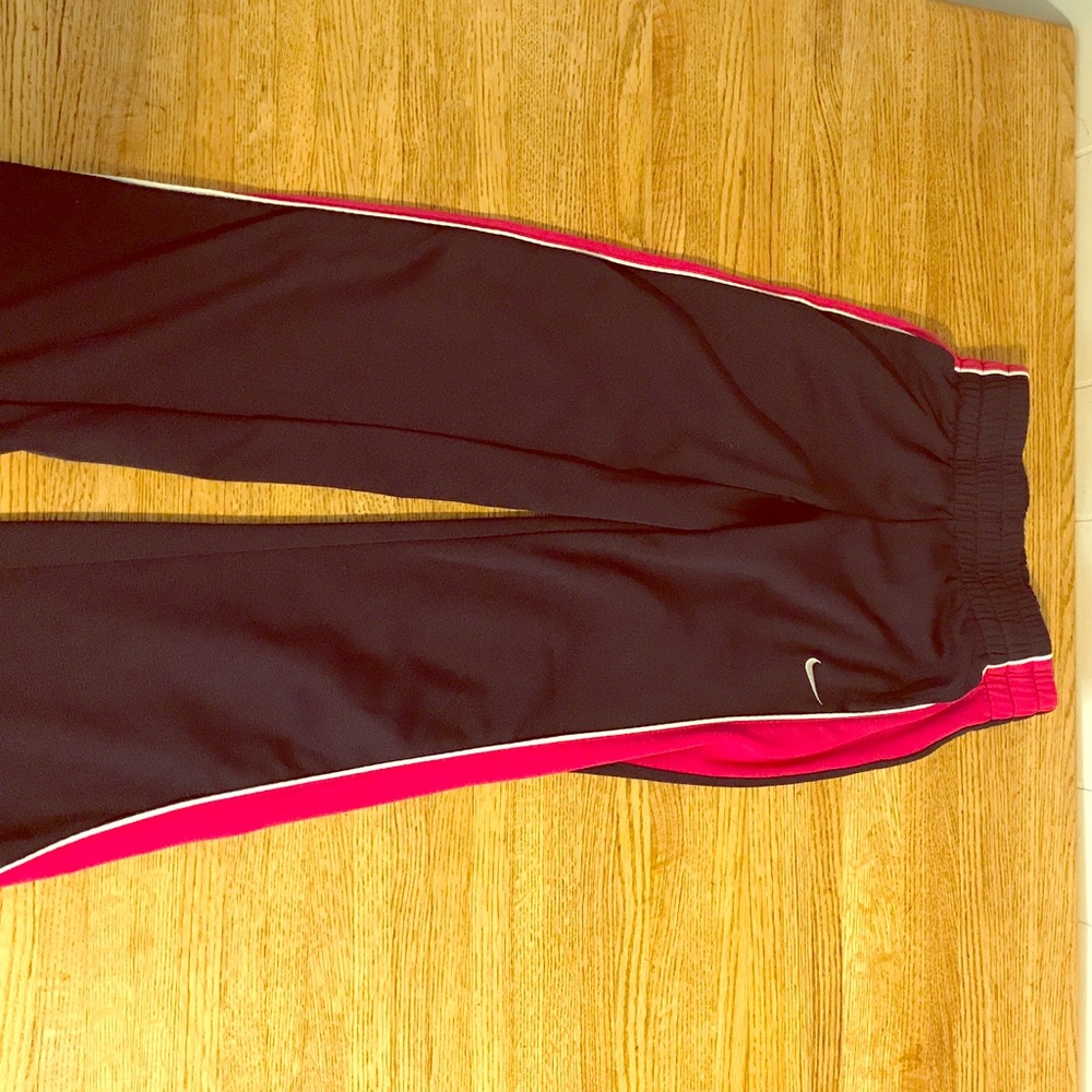 NWOT Dri-Fit Nike Capri Exercise pants