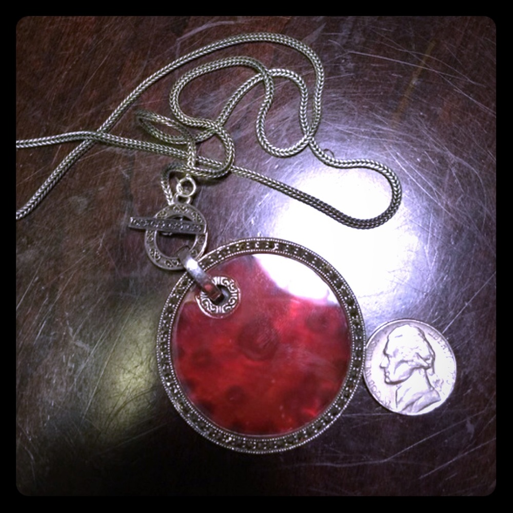Beautiful 925 Silver Chain with Pendant.