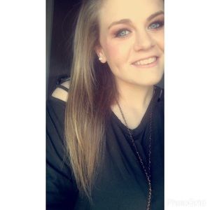 Meet your Posher, Julianna