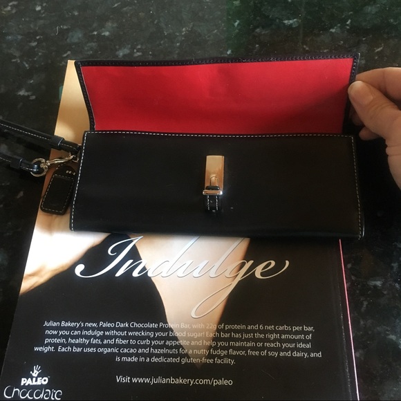 Authentic Coach Black Leather Wristlet - Picture 2 of 7