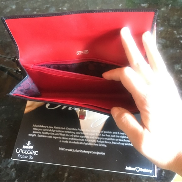 Authentic Coach Black Leather Wristlet - Picture 3 of 7