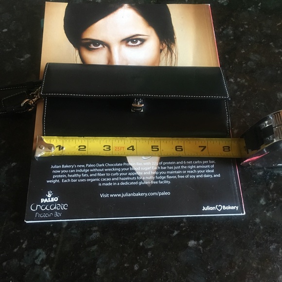 Authentic Coach Black Leather Wristlet - Picture 4 of 7