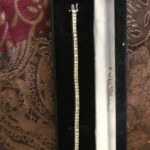 7ct Diamond Tennis Bracelet. 14 Ct gold