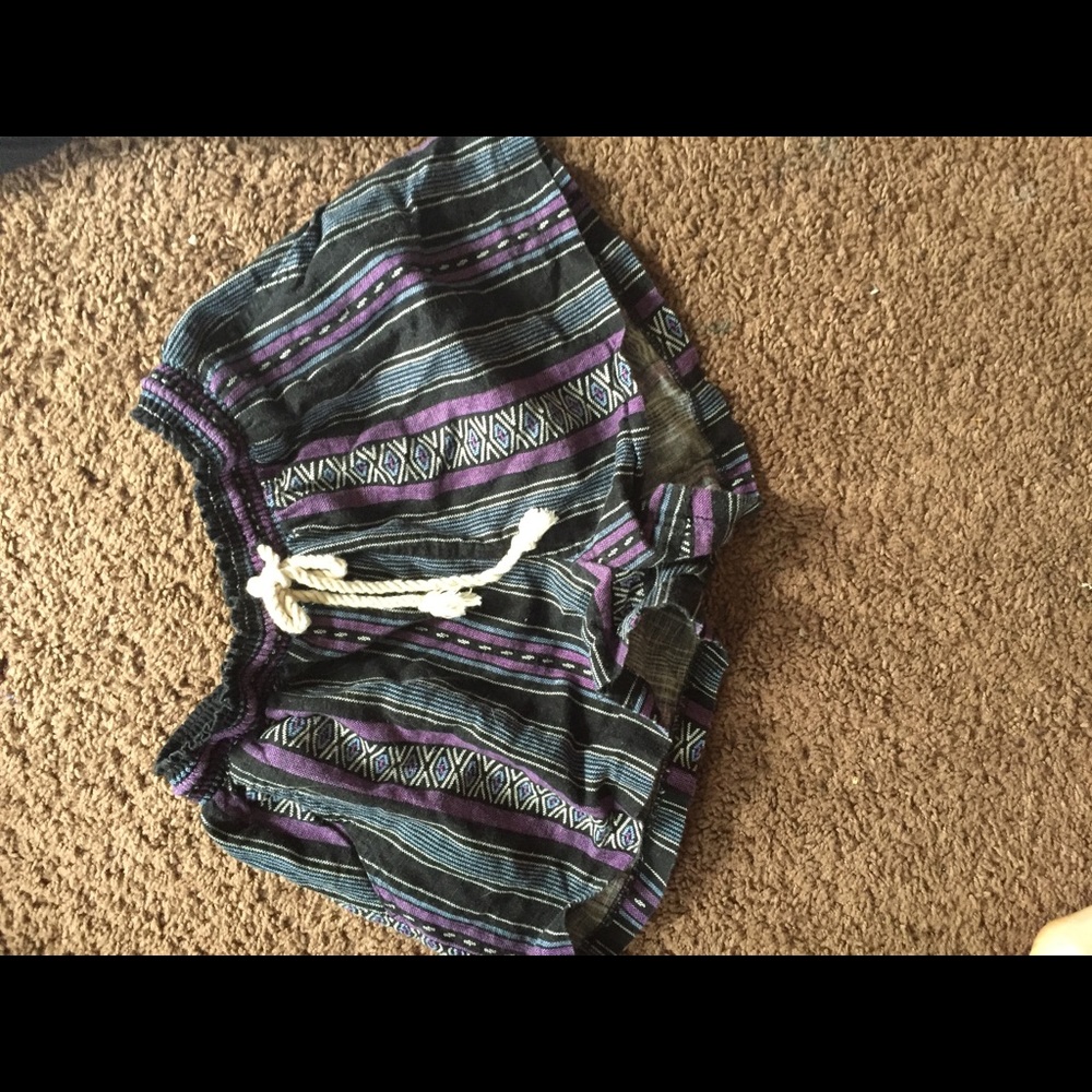 Patterned flowy shorts