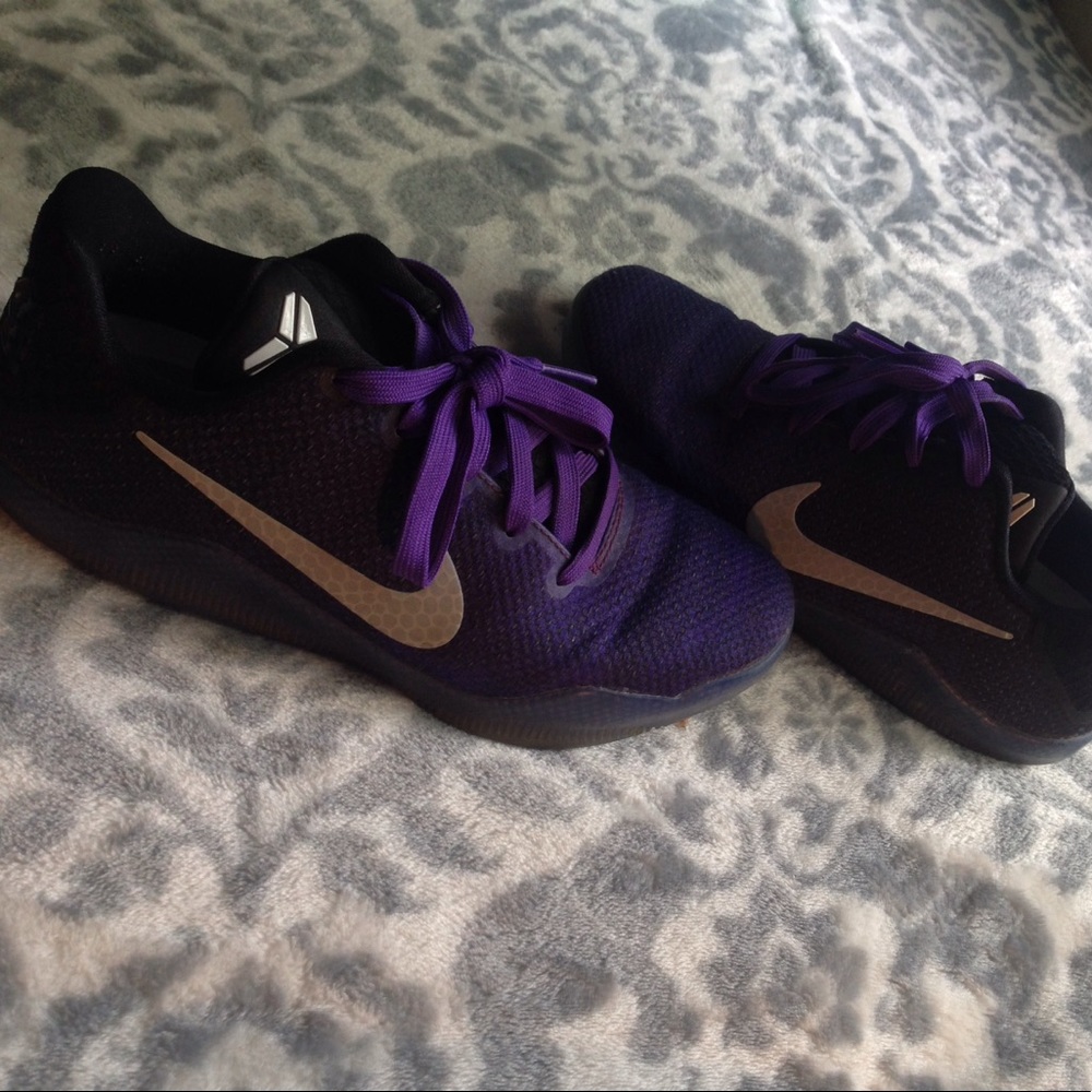 grade school nike kobe XI