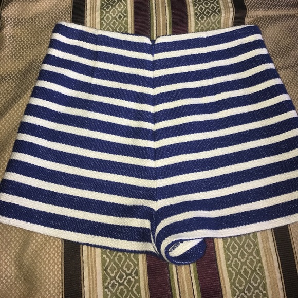 High wasted Shorts From Forever 21 - Picture 3 of 3