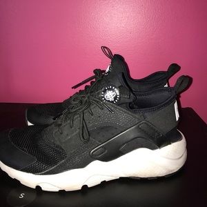 Nike running hurrachies