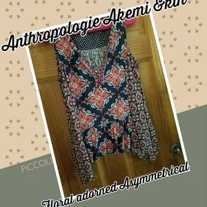 Anthropology Akemi & kin .Floral  Adorned top!