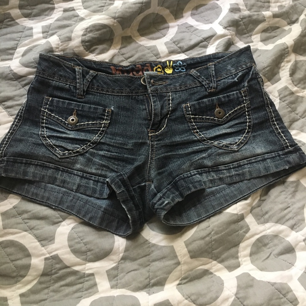 Dark wash Denim shorts - Picture 2 of 4