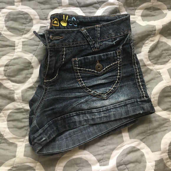 Dark wash Denim shorts - Picture 1 of 4