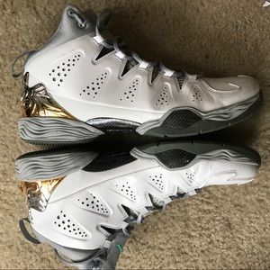 Jordan melo m10