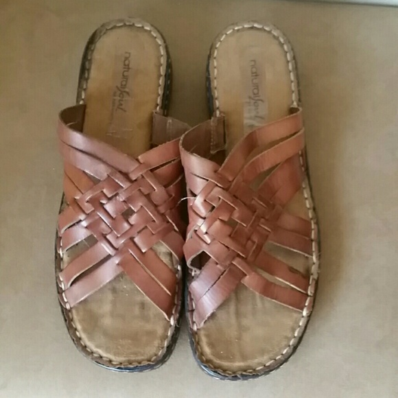 Brown crossover sandals - Picture 1 of 3