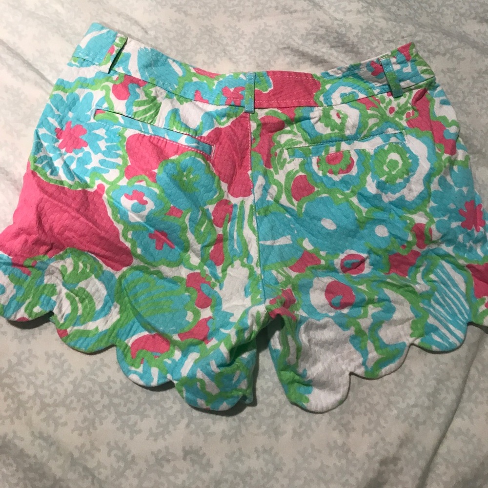Lilly Pulitzer the buttercup short size 2 - Picture 2 of 3