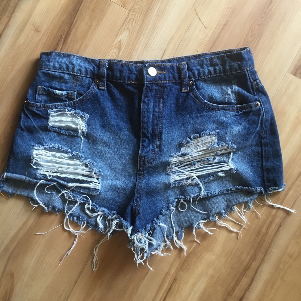 Distressed F21 Medium/High-Rise Denim Shorts