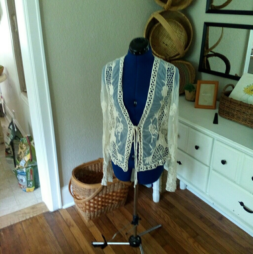 Rue 21 lacey top Medium