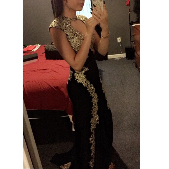 Prom/Formal Dress - Picture 1 of 6