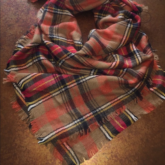 Accessories - NWOT Blanket scarf