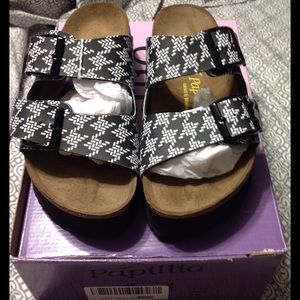 Papillon made by Birkenstock