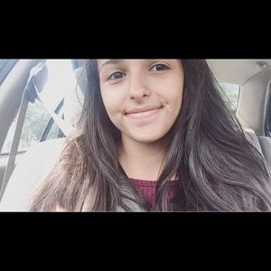 Meet your Posher, Becca