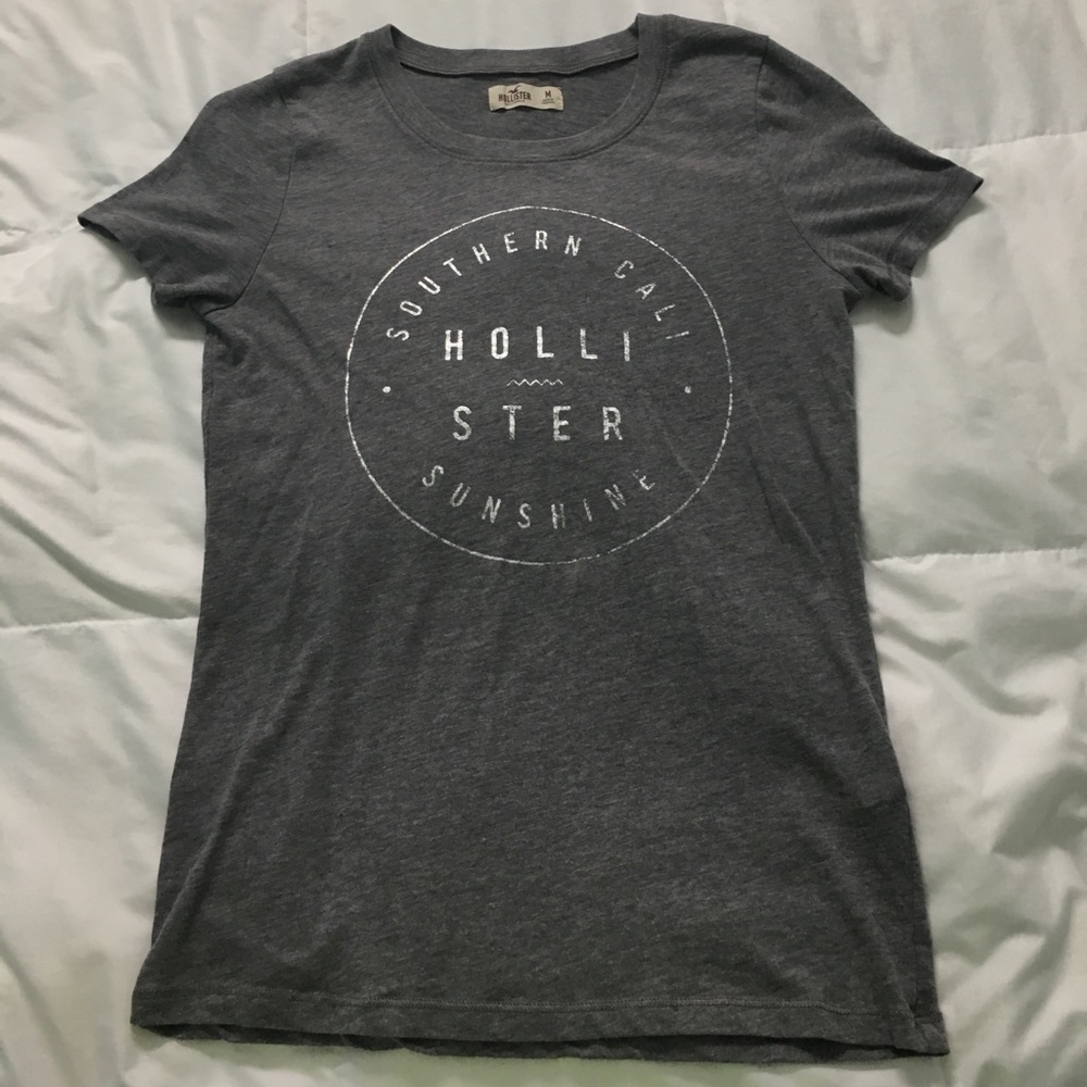 HOLLISTER Gray Graphic Tee