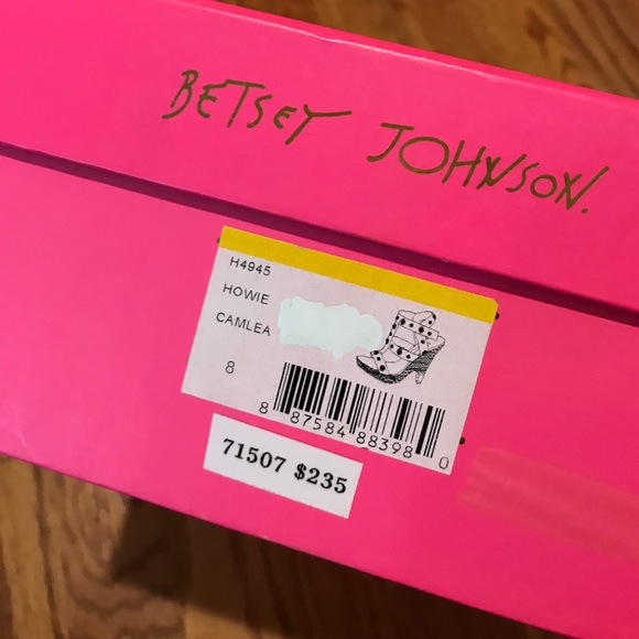 Betsey Johnson camel sandal - Picture 4 of 4