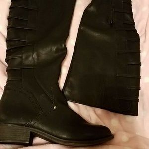 Black boots