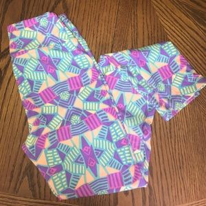 LulaRoe OS leggings.