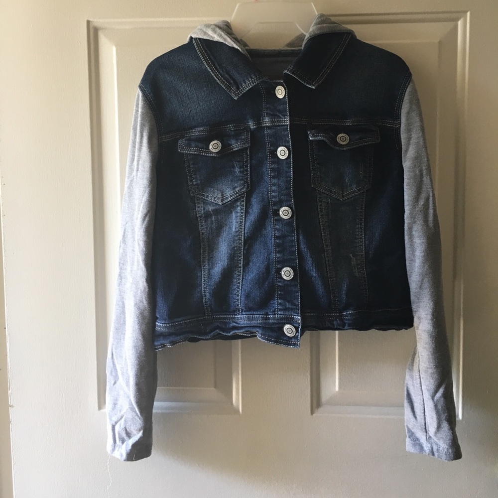 Jean jacket with grey hood and grey sleeves