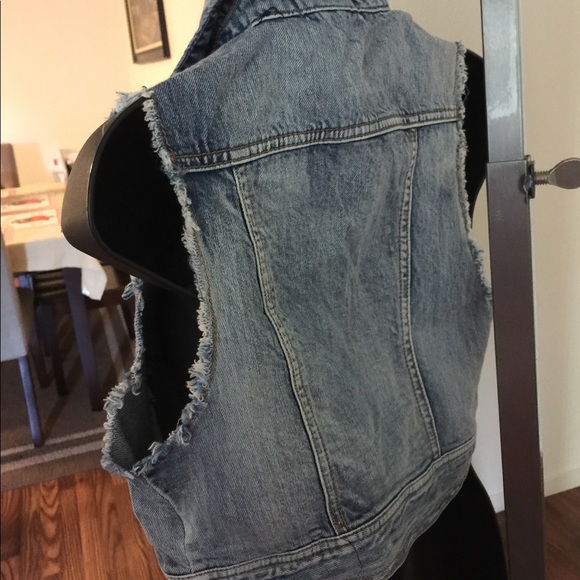 Forever 21 Denim Cropped Vest - Picture 2 of 5