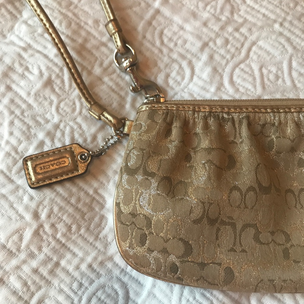 Coach wristlet - Picture 3 of 8