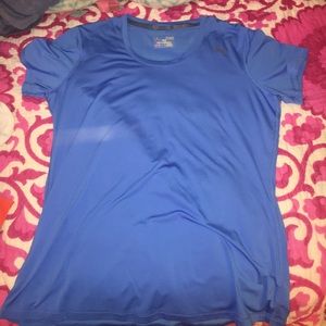 3 under armour athletic shirts