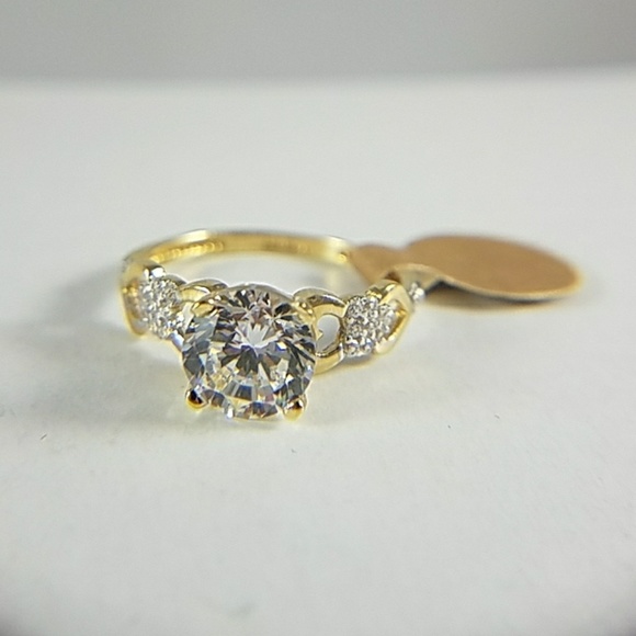 14k Solid Yellow Gold Heart Engagement Ring - Picture 5 of 8