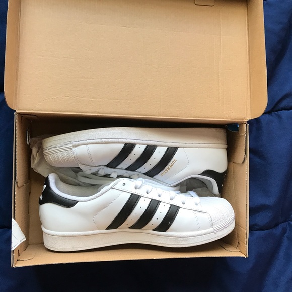 Adidas Superstars - Picture 3 of 6