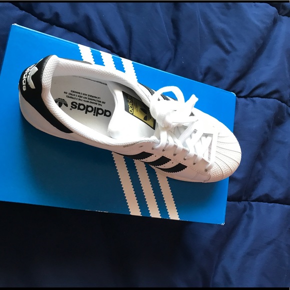 Adidas Superstars - Picture 5 of 6