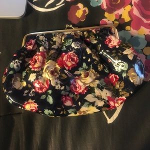 Floral clutch