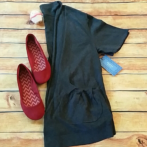 Vera Wang Sweaters - ⬇️Vera Wang Short Sleeve Cardigan