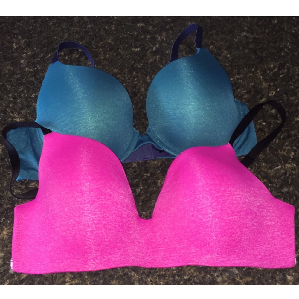 ✨2✨ Victoria's Secret EUC VS Tee-Shirt Bras💗