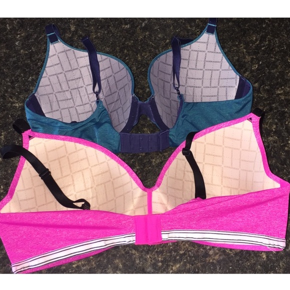 ✨2✨ Victoria's Secret EUC VS Tee-Shirt Bras💗 - Picture 2 of 5
