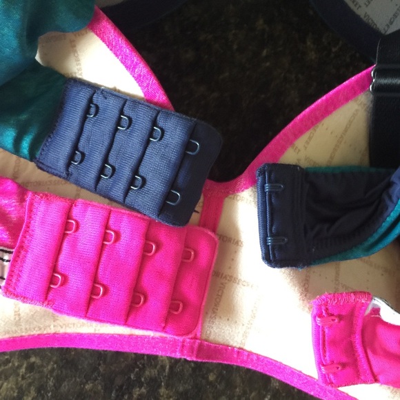 ✨2✨ Victoria's Secret EUC VS Tee-Shirt Bras💗 - Picture 5 of 5