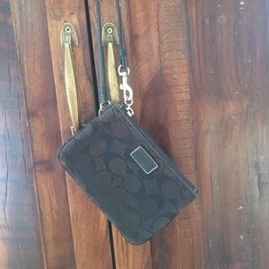 Class C's canvas coach wristlet in black