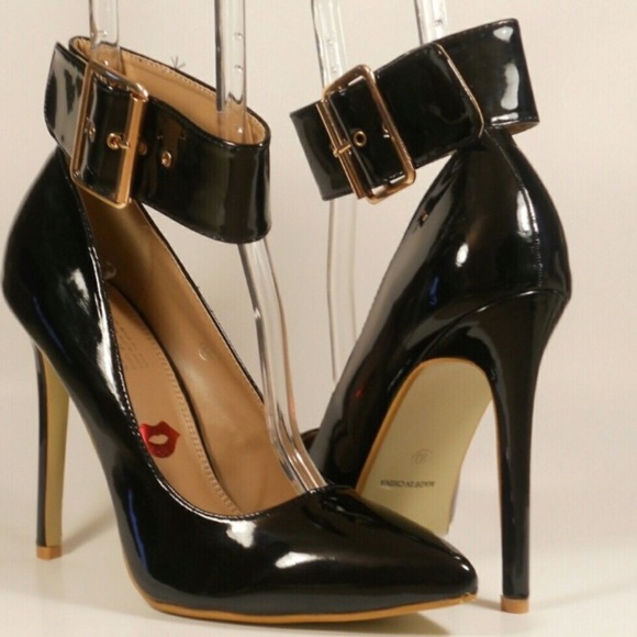 Shoes - 💕 Cuff heels