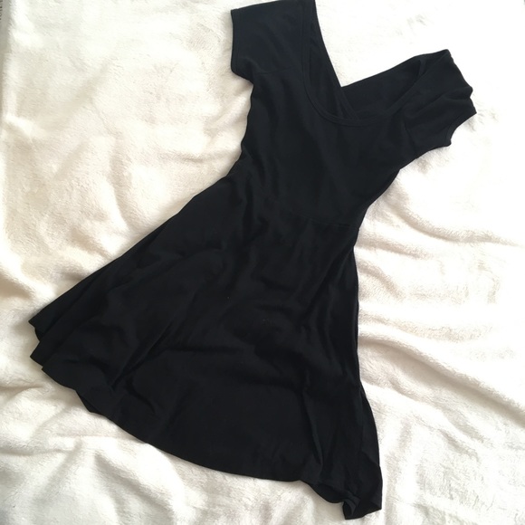 Brandy Melville Bethany Dress - Picture 2 of 6