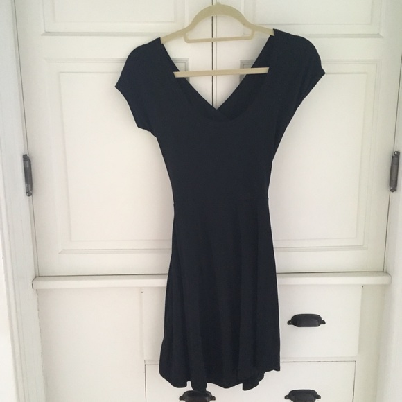 Brandy Melville Bethany Dress - Picture 4 of 6